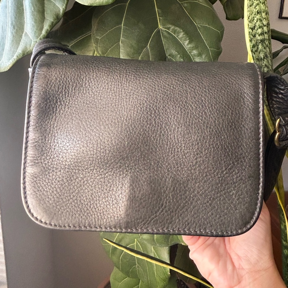 Vintage Coach 1997 Black or maybe Ivy Costa Rica Sonoma Small Flap